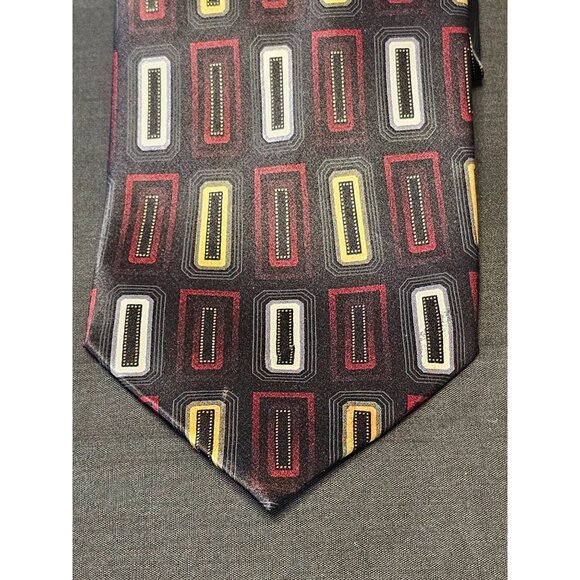 Kilburne & Finch Geometric Pattern Tie - Picture 3 of 9
